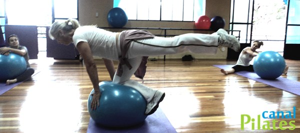 equilibrio bola pilates