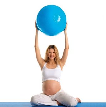 mulher-gravida-bola-pilates.jpg